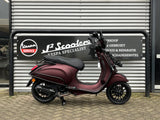 Vespa Sprint Ferrari Dark Opaco Red Brom 2022 5732 km Full-Option 1e eig