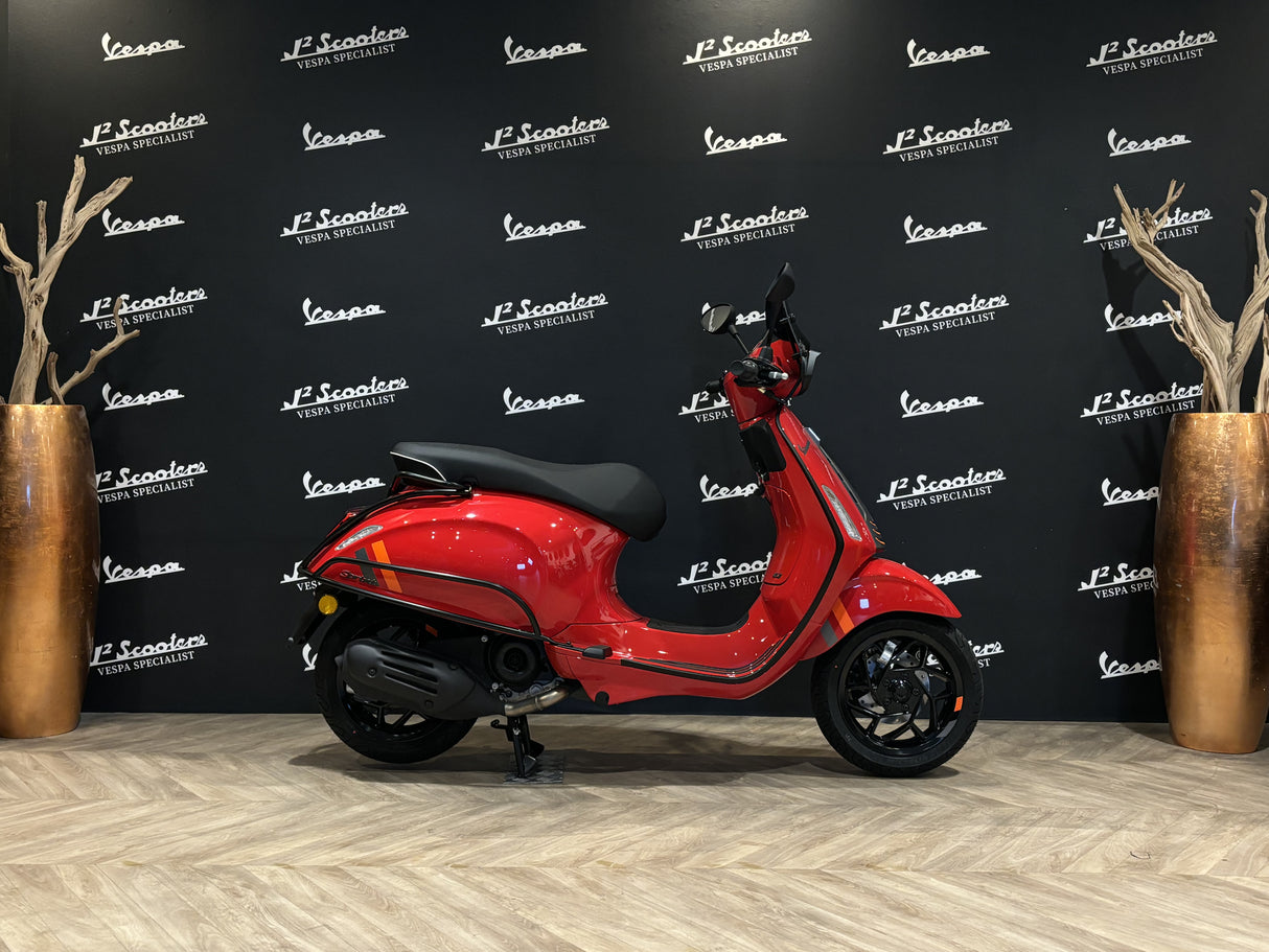 Vespa Sprint S E5 FACELIFT Rosso Coraggioso Glans Rood