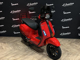 Vespa Sprint E5 FACELIFT rood Rosso Coraggioso (glans rood)