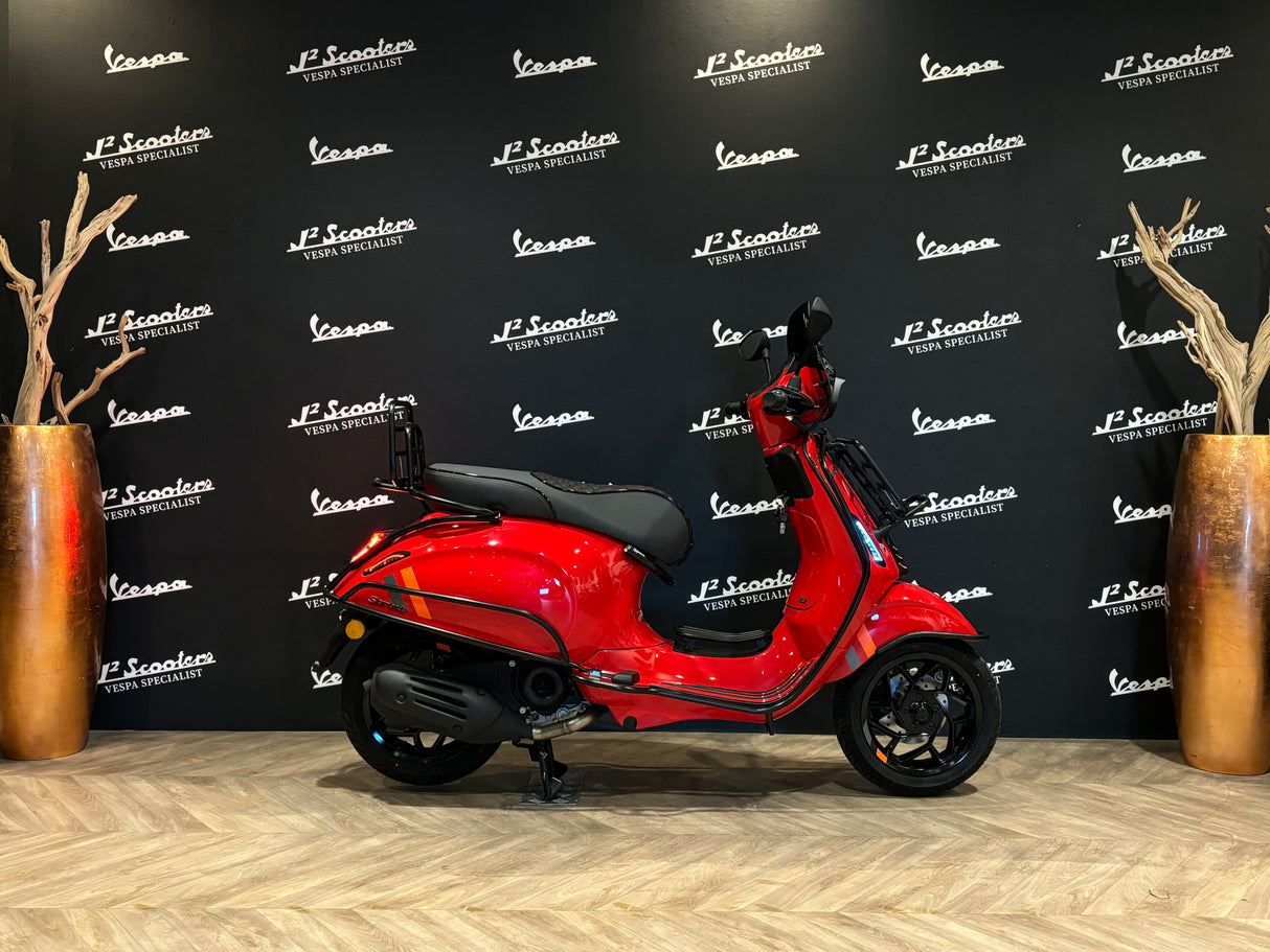 Vespa Sprint E5 FACELIFT Rosso Coraggioso Rood