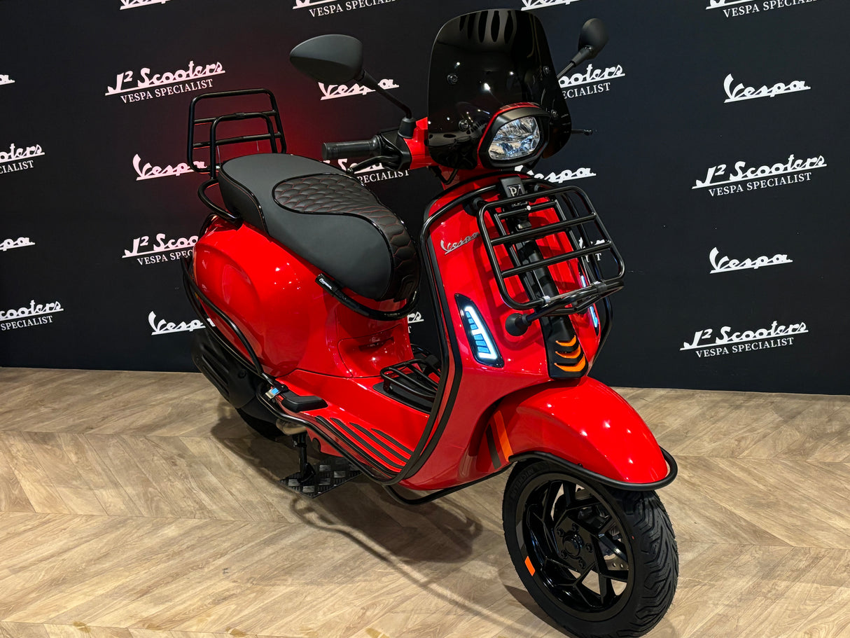 Vespa Sprint E5 FACELIFT Rosso Coraggioso Rood