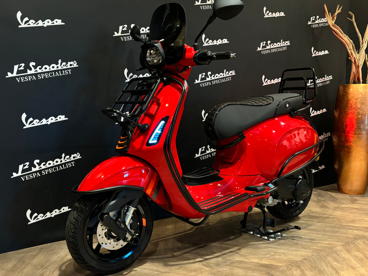 Vespa Sprint E5 FACELIFT Rosso Coraggioso Rood