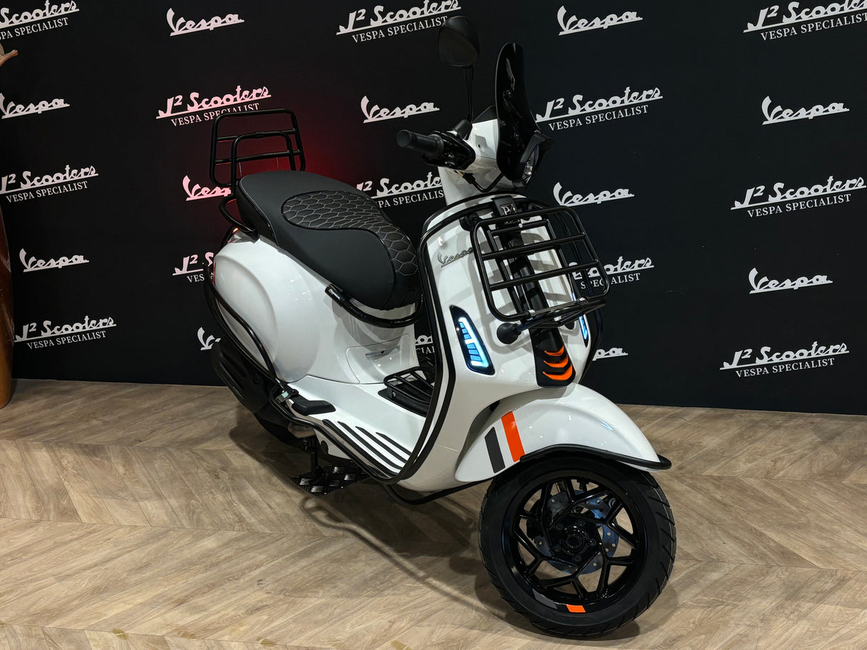 Vespa Sprint E5 wit FACELIFT BIANCO INNOCENTE WIT