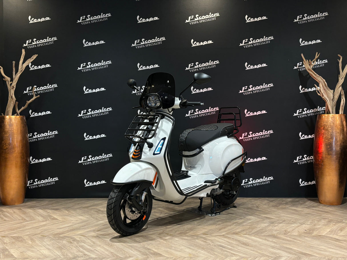 Vespa Sprint E5 wit FACELIFT BIANCO INNOCENTE WIT