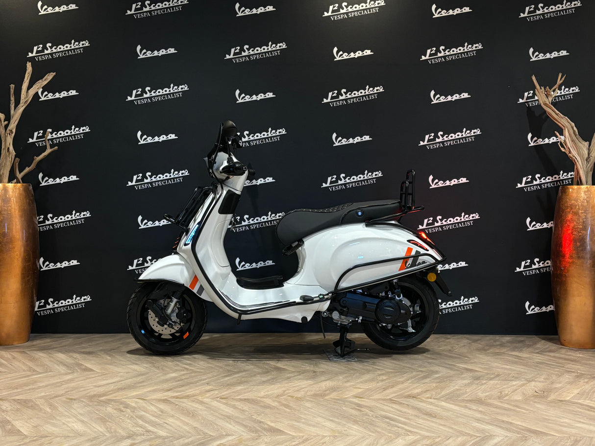 Vespa Sprint E5 wit FACELIFT BIANCO INNOCENTE WIT