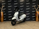 Vespa Sprint E5 FACELIFT wit BIANCO INNOCENZA